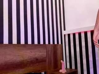 ahri-rose from CamSoda is Freechat