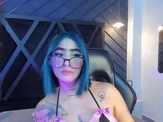 Discover our girls online shows and discover the company of countless livestreamers, with stunning shapes, sex toys and more.
