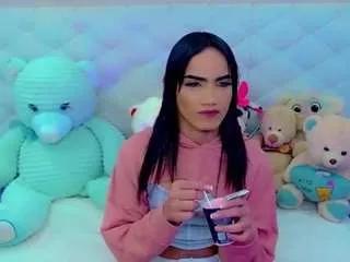alanna-dollsx from CamSoda