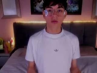 aleaurarashi from CamSoda