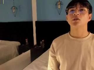 aleaurarashi from CamSoda