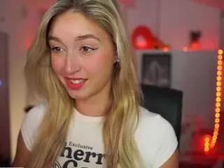 Discover our girls online shows and discover the company of countless livestreamers, with stunning shapes, sex toys and more.