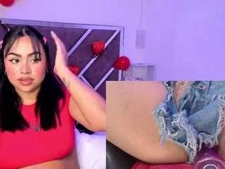 Discover our girls online shows and discover the company of countless livestreamers, with stunning shapes, sex toys and more.