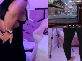 Discover our girls online shows and discover the company of countless livestreamers, with stunning shapes, sex toys and more.