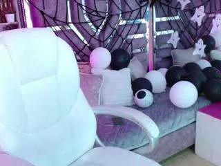 alicewalker-11 from CamSoda is Freechat