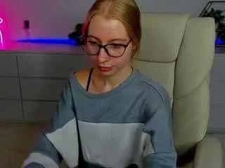 alinablond from CamSoda is Freechat