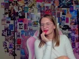 alisa-more from CamSoda is Freechat