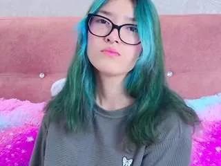 alliciakim18 from CamSoda