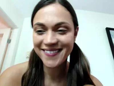 Alyssareece webcams show profile image 