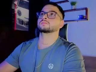 andrew-brownn from CamSoda is Freechat