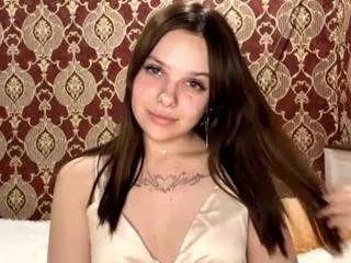 Discover our girls online shows and discover the company of countless livestreamers, with stunning shapes, sex toys and more.