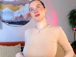 Discover our girls online shows and discover the company of countless livestreamers, with stunning shapes, sex toys and more.