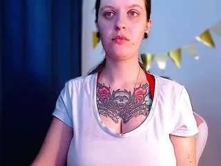annmikely from CamSoda