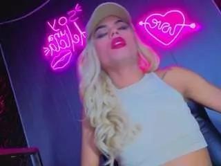 Discover our girls online shows and discover the company of countless livestreamers, with stunning shapes, sex toys and more.