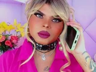 Discover our girls online shows and discover the company of countless livestreamers, with stunning shapes, sex toys and more.