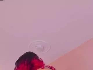 Discover our girls online shows and discover the company of countless livestreamers, with stunning shapes, sex toys and more.
