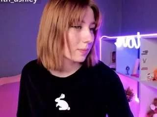 Discover our girls online shows and discover the company of countless livestreamers, with stunning shapes, sex toys and more.