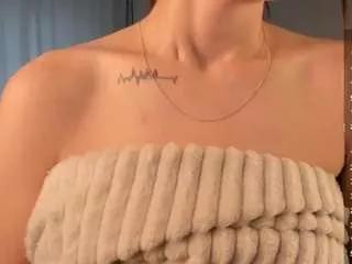 azaleemoeller from CamSoda