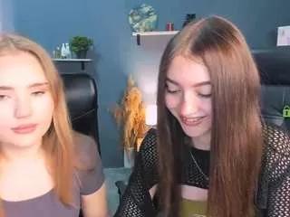 Discover our girls online shows and discover the company of countless livestreamers, with stunning shapes, sex toys and more.