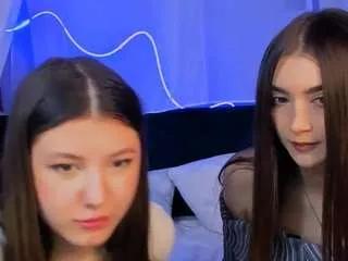 Discover our girls online shows and discover the company of countless livestreamers, with stunning shapes, sex toys and more.