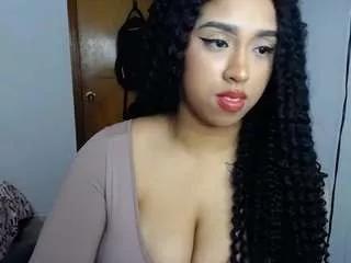 Discover our girls online shows and discover the company of countless livestreamers, with stunning shapes, sex toys and more.