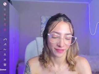 Discover our girls online shows and discover the company of countless livestreamers, with stunning shapes, sex toys and more.