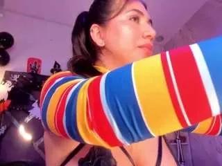 Discover our girls online shows and discover the company of countless livestreamers, with stunning shapes, sex toys and more.