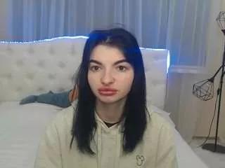 Discover our girls online shows and discover the company of countless livestreamers, with stunning shapes, sex toys and more.
