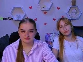 Discover our girls online shows and discover the company of countless livestreamers, with stunning shapes, sex toys and more.