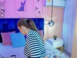 Discover our girls online shows and discover the company of countless livestreamers, with stunning shapes, sex toys and more.