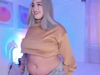 Discover our girls online shows and discover the company of countless livestreamers, with stunning shapes, sex toys and more.