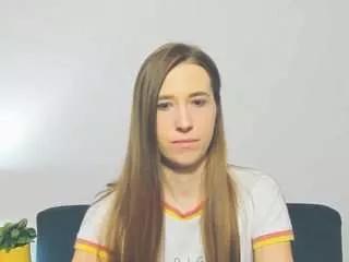 Discover our girls online shows and discover the company of countless livestreamers, with stunning shapes, sex toys and more.