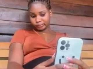 bellaann from CamSoda