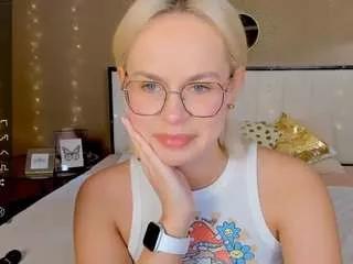 bellatip from CamSoda