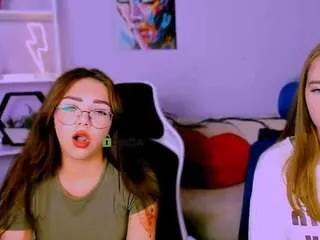 Discover our girls online shows and discover the company of countless livestreamers, with stunning shapes, sex toys and more.