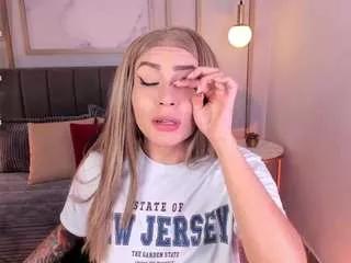 bombshellll from CamSoda