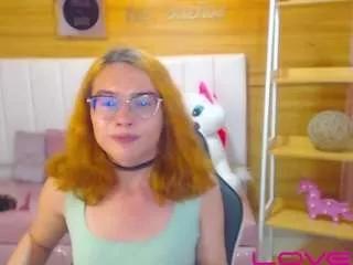 Discover our girls online shows and discover the company of countless livestreamers, with stunning shapes, sex toys and more.