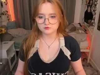 Discover our girls online shows and discover the company of countless livestreamers, with stunning shapes, sex toys and more.