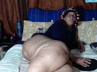 bootyqueenxx from CamSoda