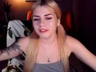 Discover our girls online shows and discover the company of countless livestreamers, with stunning shapes, sex toys and more.