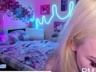 bunnyoflovess from CamSoda