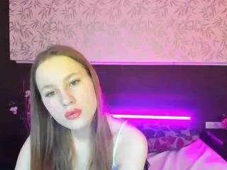 Discover our girls online shows and discover the company of countless livestreamers, with stunning shapes, sex toys and more.