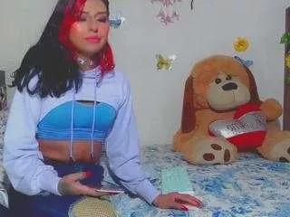 Discover our girls online shows and discover the company of countless livestreamers, with stunning shapes, sex toys and more.