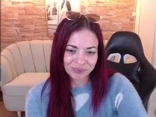 Discover our girls online shows and discover the company of countless livestreamers, with stunning shapes, sex toys and more.