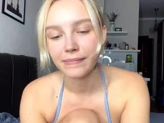 Photos of clairewilliams from CamSoda is Freechat