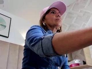 clhoee-johnson from CamSoda is Freechat