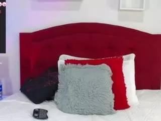 Discover our girls online shows and discover the company of countless livestreamers, with stunning shapes, sex toys and more.