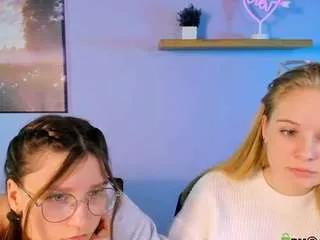 Discover our girls online shows and discover the company of countless livestreamers, with stunning shapes, sex toys and more.