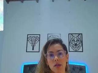 Discover our girls online shows and discover the company of countless livestreamers, with stunning shapes, sex toys and more.