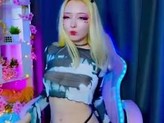 Discover our girls online shows and discover the company of countless livestreamers, with stunning shapes, sex toys and more.